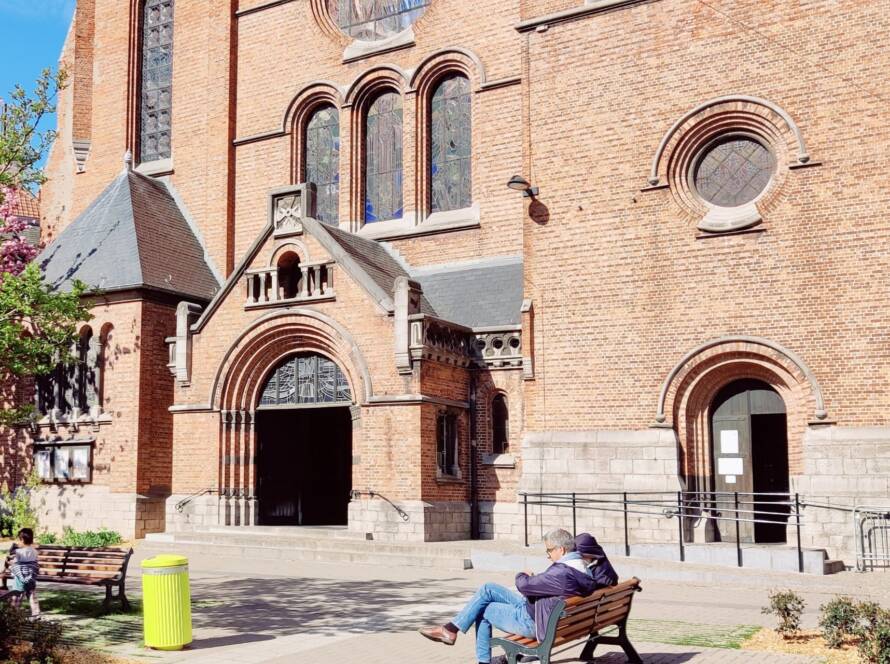Eglise-NDSC-et-son-quartier-Art-Deco